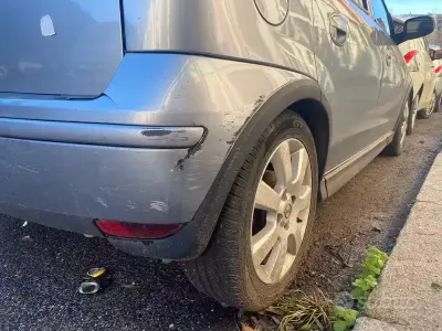 Usata Opel Corsa 45 CV (33 kW) 2005 Grigio Utilitaria