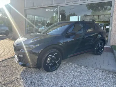 Nuova Alfa Romeo GT Junior Edizione Speciale 136 CV (100 kW) 2026 Nero SUV