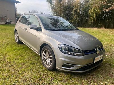 Usata VW Golf Trendline 110 CV (80 kW) 2017 Argento Berlina