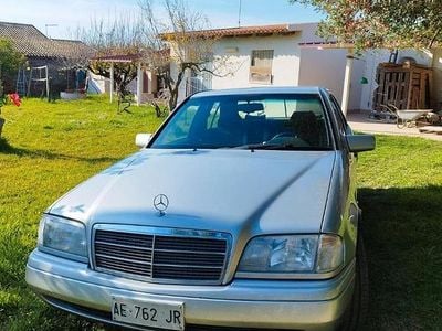 Usata Mercedes C200 136 CV (100 kW) 1995 Grigio Berlina