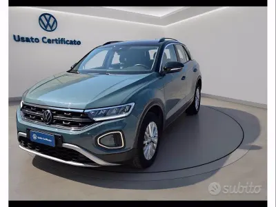 Usata VW T-Roc Life 150 CV (110 kW) 2023 Petroleum blu met/tetto nero SUV