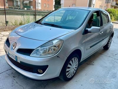 Usata Renault Clio II 75 CV (55 kW) 2007 Utilitaria