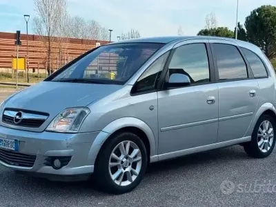 Usata Opel Meriva 90 CV (66 kW) 2009 Grigio Monovolume