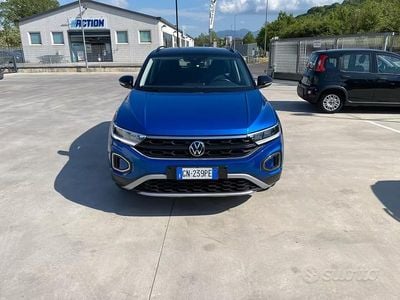 Usata VW T-Roc Life 110 CV (80 kW) 2023 Blu SUV