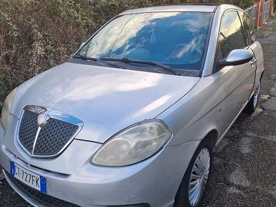Usata Lancia Ypsilon 60 CV (44 kW) 2010 Utilitaria