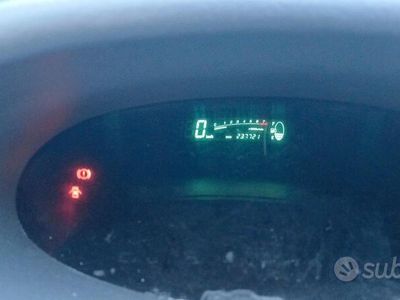 Usata Toyota Yaris 68 CV (50 kW) 2001 Blu Utilitaria