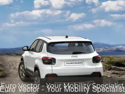 Nuova Jeep Avenger Longitude 101 CV (74 kW) 2025 Bianco SUV