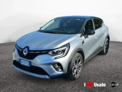 Usata Renault Captur Intens 101 CV (74 kW) 2023 Varsavia SUV