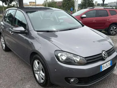Usata VW Golf VI Comfortline 122 CV (89 kW) 2010 Grigio Utilitaria