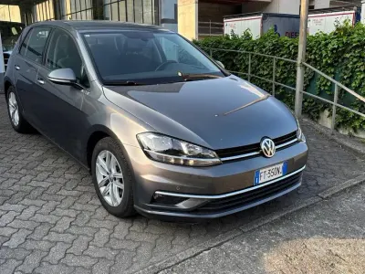 Usata VW Golf VII Highline 116 CV (85 kW) 2019 Grigio Berlina