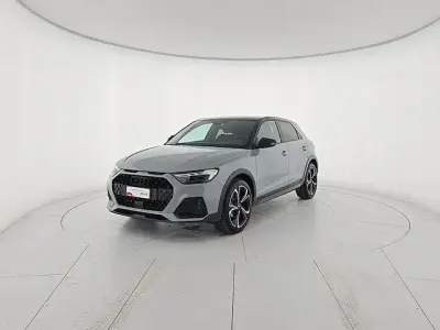 Käytetty Audi A1 Ambiente 116 HP (85 kW) 2025 Harmaa Katumaasturi
