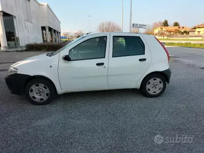 Usata Fiat Punto 2004 Utilitaria