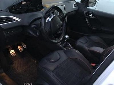 Usata Peugeot 208 GT-line 120 CV (88 kW) 2018 Utilitaria
