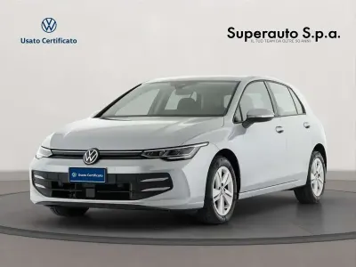 Usata VW Golf VIII Life 116 CV (85 kW) 2025 Grigio Berlina