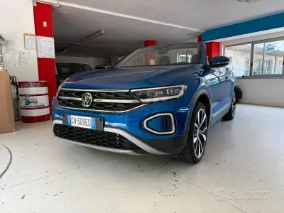 Usata VW T-Roc Cabriolet Style 150 CV (110 kW) 2023 Bluazzurro Cabrio