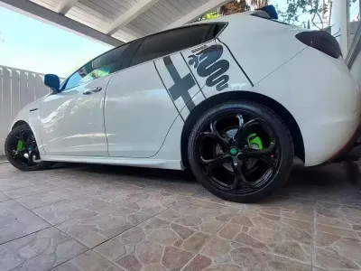 Usata Alfa Romeo Giulietta Quadrifoglio 235 CV (172 kW) 2011 Utilitaria