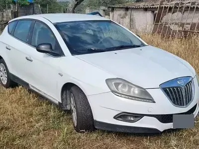 Usata Lancia Delta 120 CV (88 kW) 2010 Bianco Utilitaria