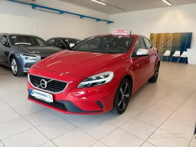 Usata Volvo V40 R-Design 120 CV (88 kW) 2017 Rosso Berlina