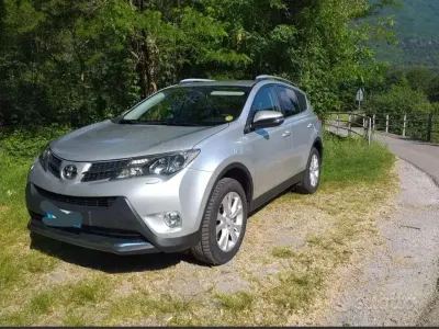 Usata Toyota RAV4 Lounge 150 CV (110 kW) 2014 Grigio SUV