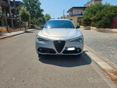 Usata Alfa Romeo Stelvio Sprint 190 CV (139 kW) 2021 Grigio SUV