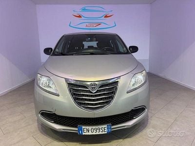 Begagnad Lancia Ypsilon Gold 69 HK (50 kW) 2012 Guld Halvkombi