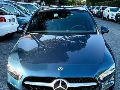 Usata Mercedes A180 116 CV (85 kW) 2022 Blu/azzurro Berlina