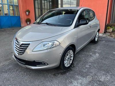 Usata Lancia Ypsilon Gold 69 CV (50 kW) 2014 Marrone Utilitaria