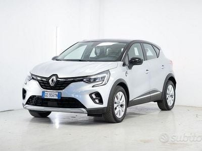Usata Renault Captur Intens 160 CV (117 kW) 2021 Grigio SUV