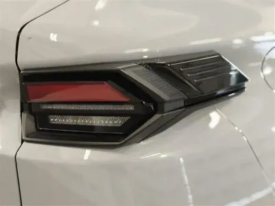 Usata Renault Clio Techno 160 CV (117 kW) 2025 Grigio scuro Utilitaria