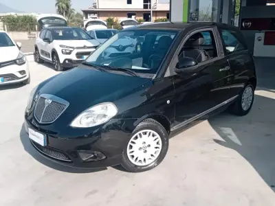 Usata Lancia Ypsilon Platinum 75 CV (55 kW) 2011 Nero Utilitaria