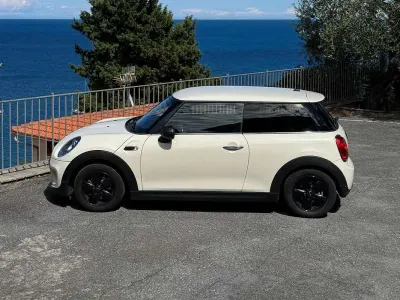 Usata Mini ONE 75 CV (55 kW) 2015 Bianco Utilitaria