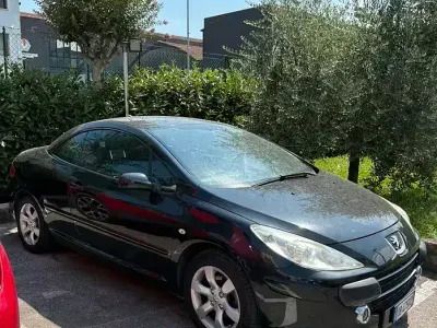 Usata Peugeot 307 CC 109 CV (80 kW) 2006 Nero Cabrio