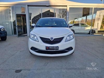 Usata Lancia Ypsilon Gold 69 CV (50 kW) 2018 Bianco Utilitaria