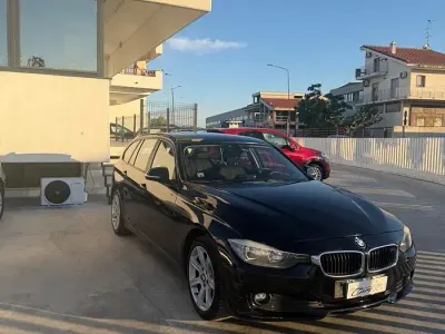 Usata BMW 316 Sport Line 116 CV (85 kW) 2013 Bluazzurro Station wagon