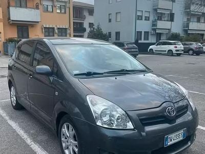 Usata Toyota Corolla Verso 2009 Grigio Monovolume