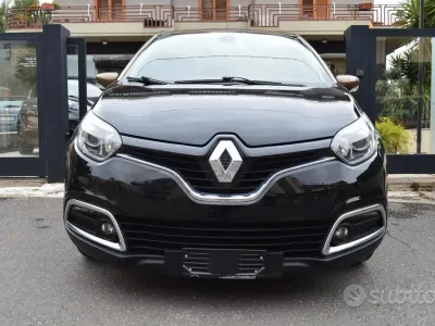 Usata Renault Captur Intens 110 CV (80 kW) 2016 Nero SUV