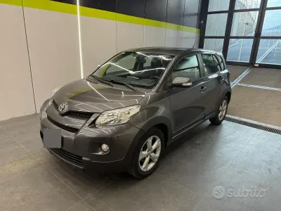 Usata Toyota Urban Cruiser 90 CV (66 kW) 2009 Grigio Utilitaria