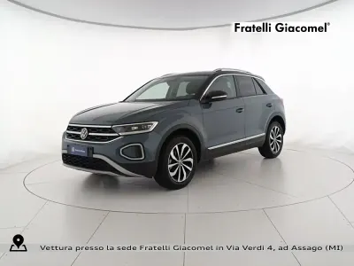 Usata VW T-Roc Style 150 CV (110 kW) 2023 Blu SUV