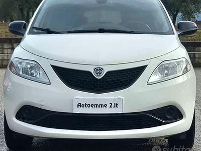 Usata Lancia Ypsilon Gold 69 CV (50 kW) 2019 Bianco Utilitaria