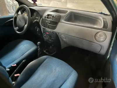 Usata Fiat Punto 60 CV (44 kW) 2002 Utilitaria