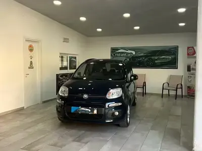Usata Fiat Panda Lounge 85 CV (62 kW) 2012 Bluazzurro Utilitaria