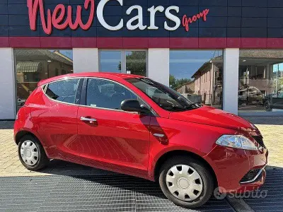 Usata Lancia Ypsilon Gold 69 CV (50 kW) 2016 Rosso Utilitaria