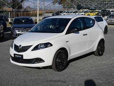 Usata Lancia Ypsilon 69 CV (50 kW) 2024 Bianco Utilitaria