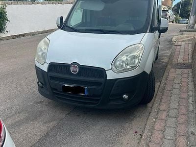 Usata Fiat Doblò 105 CV (77 kW) 2015 Bianco Monovolume
