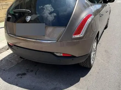 Usata Lancia Delta Gold 165 CV (121 kW) 2011 Utilitaria
