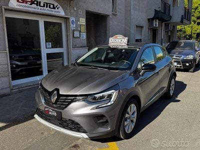 Usata Renault Captur 95 CV (69 kW) 2021 Argento SUV