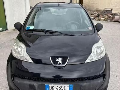 Usata Peugeot 107 68 CV (50 kW) 2008 Nero Utilitaria