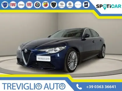 Usata Alfa Romeo Giulia Super 179 CV (131 kW) 2017 Blu / metallizzato Berlina