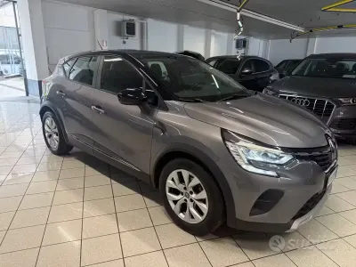 Usata Renault Captur Intens 101 CV (74 kW) 2020 Grigio SUV