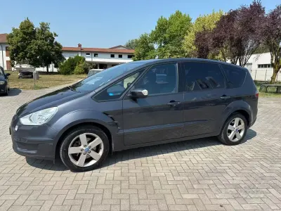 Usata Ford S-MAX Titanium 140 CV (102 kW) 2008 Grigio Monovolume
